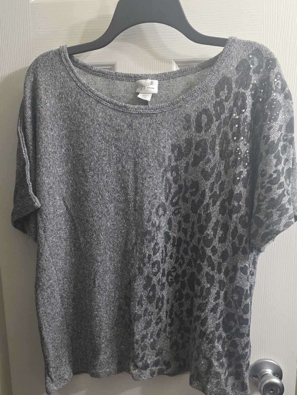 Jaclyn Smith Gray Leopard-Print Crew Neck Sweater with Sequin Accents Size XL
